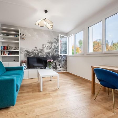 Charming Parisian Home Away From Home In The Heart Of Parijs Buitenkant foto